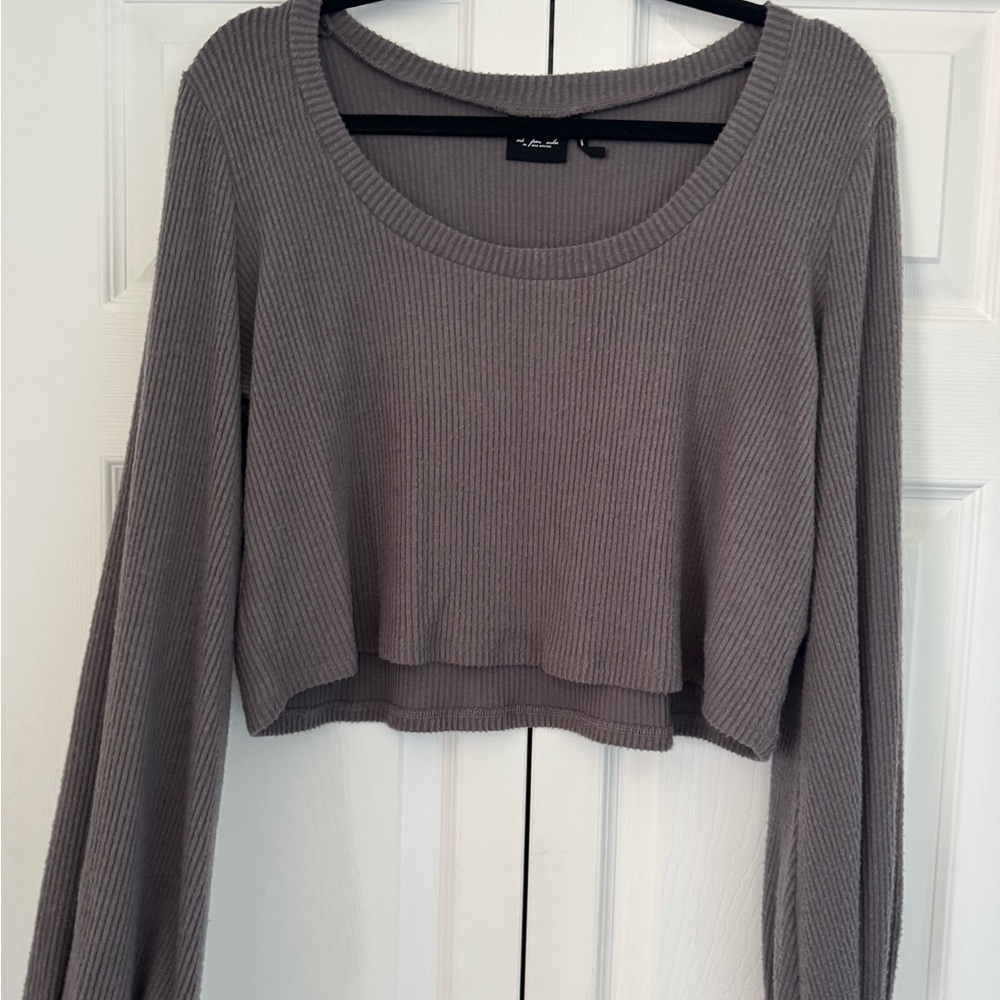 Gray Ribbed Knit Crop Top - Picture 2 of 4
